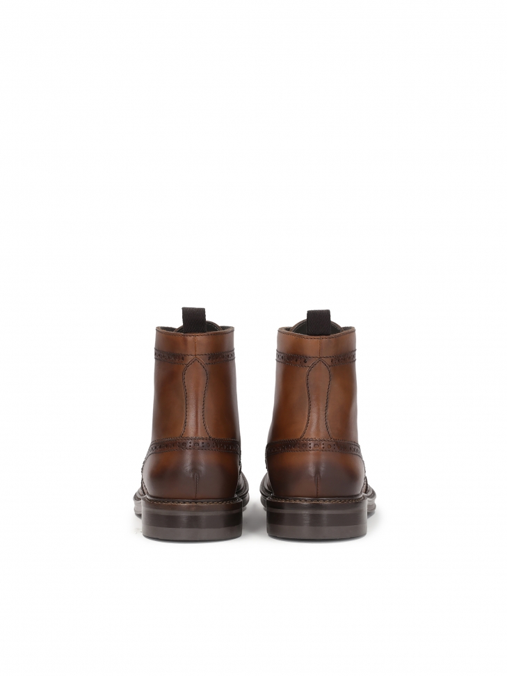 Brązowe trzewiki sznurowane ze zdobieniem brogue