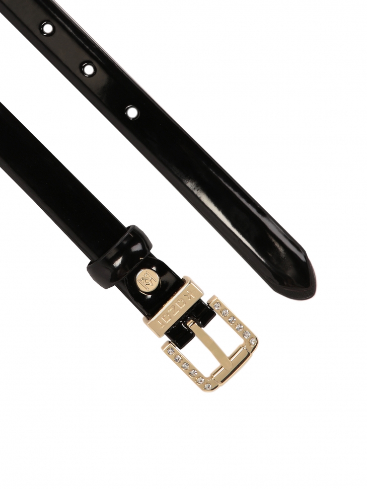 Lakierowany czarny pasek z klamrą wysadzaną kamieniami