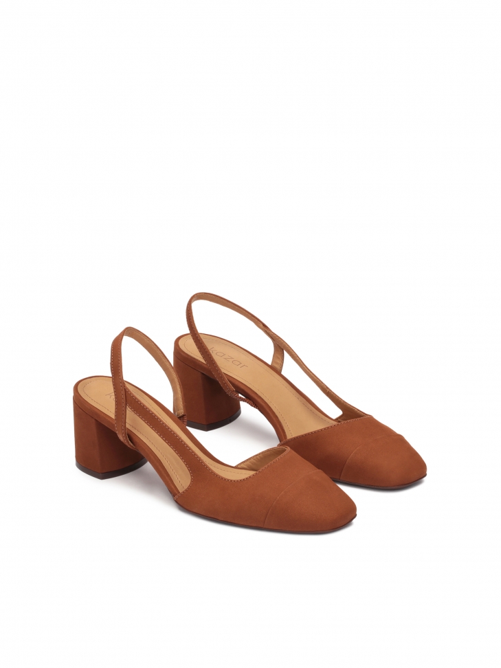 Wycięte czółenka nubukowe na słupku