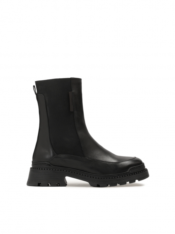 Skórzane botki typu chelsea na grubej futurystycznej podeszwie