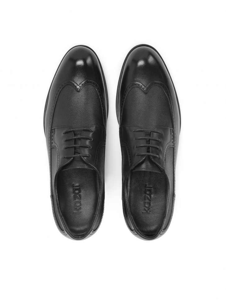 Czarne półbuty męskie z finezyjnym zdobieniem