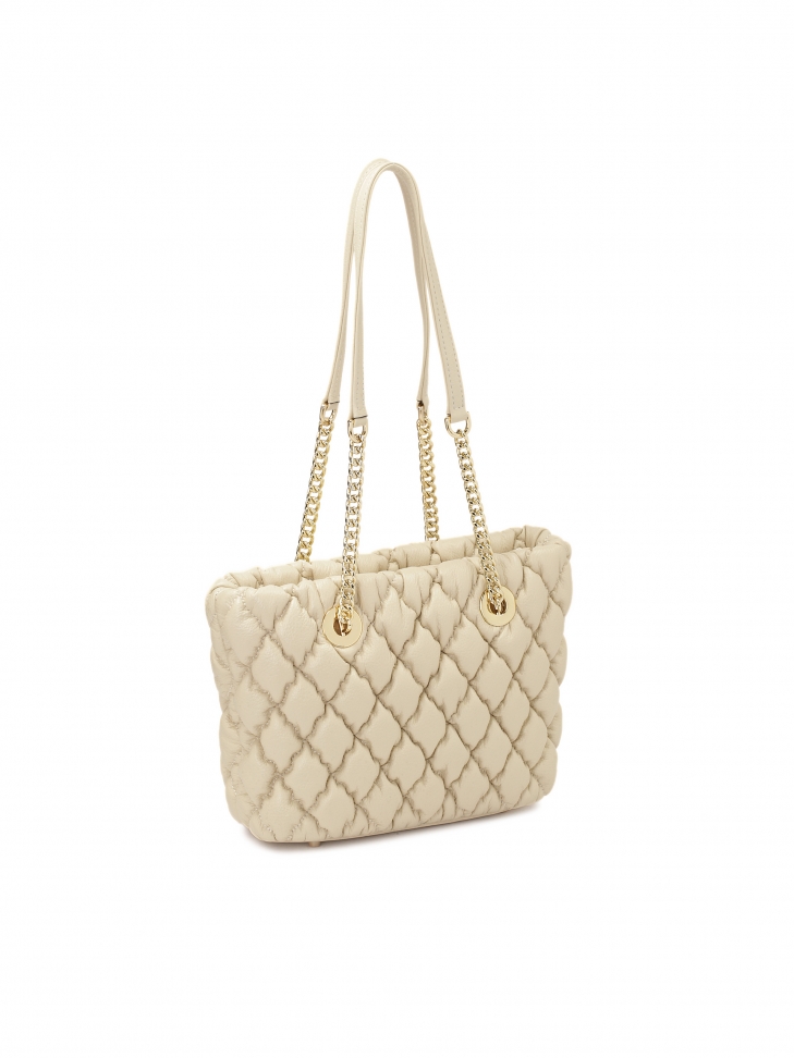 Nieduża torebka na ramię z miękkiej pikowanej skóry