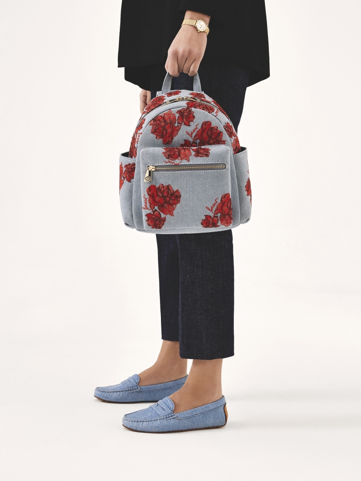 Mokasyny z niebieskiej tkaniny typu denim