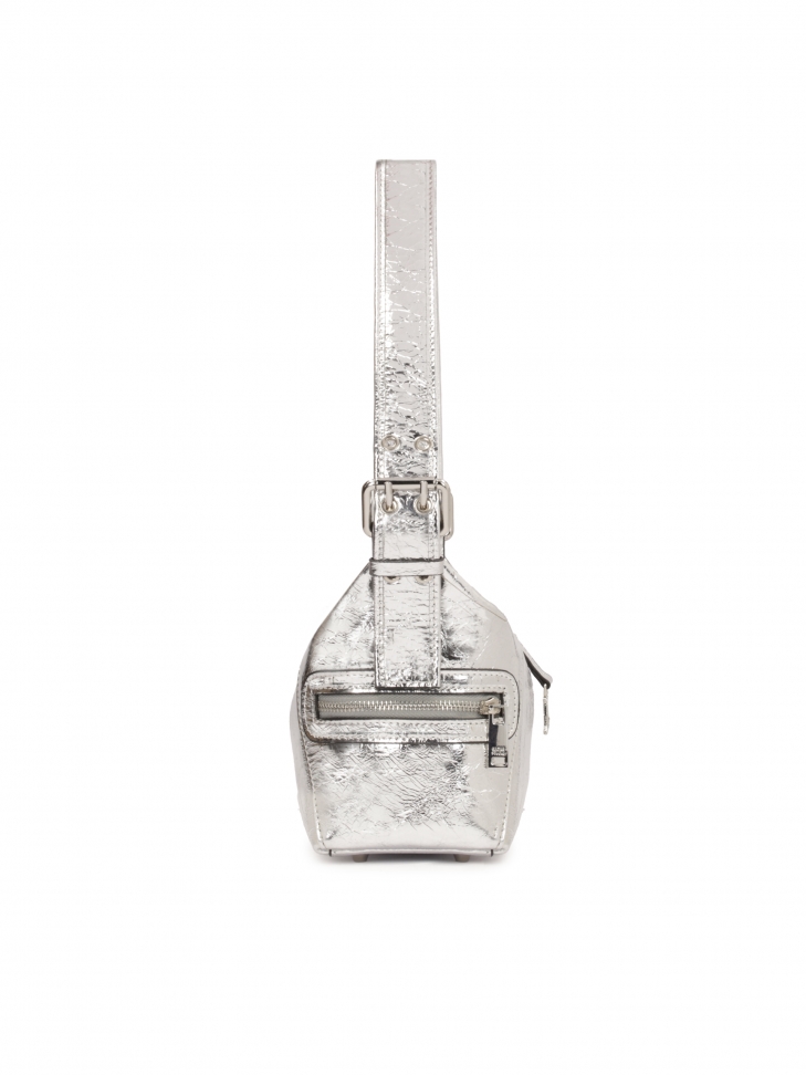 Srebrna torebka z metalizowanej skóry