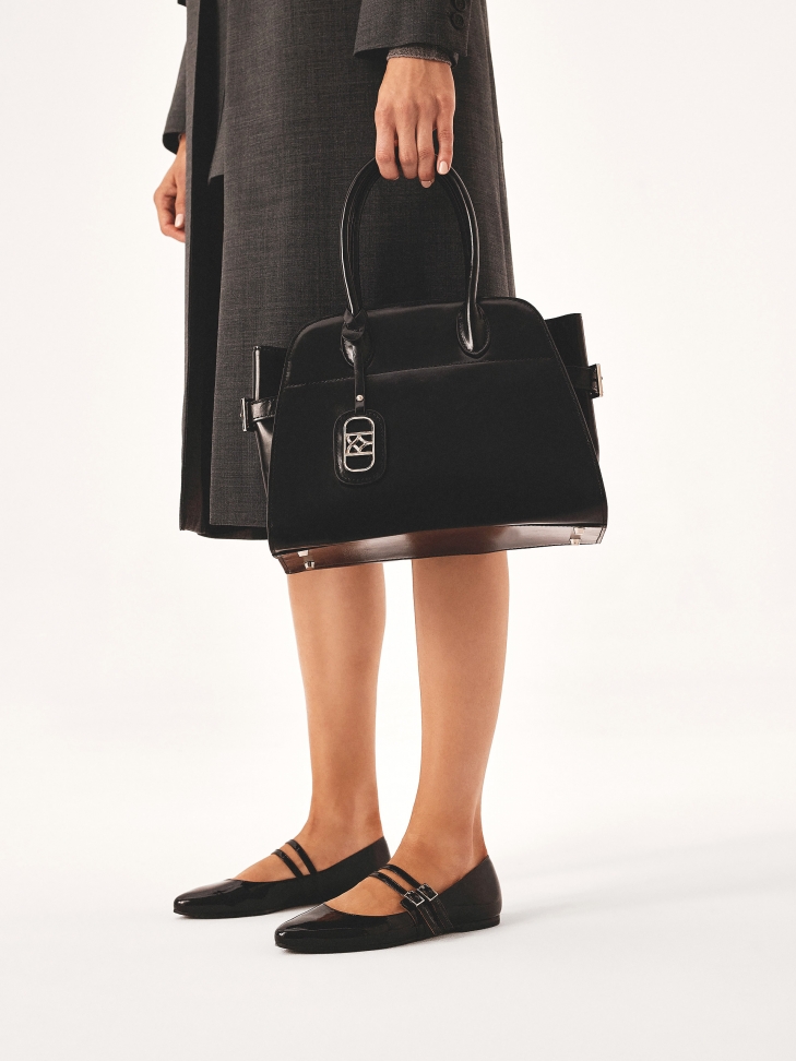 Lakierowane baleriny z dwoma paskami