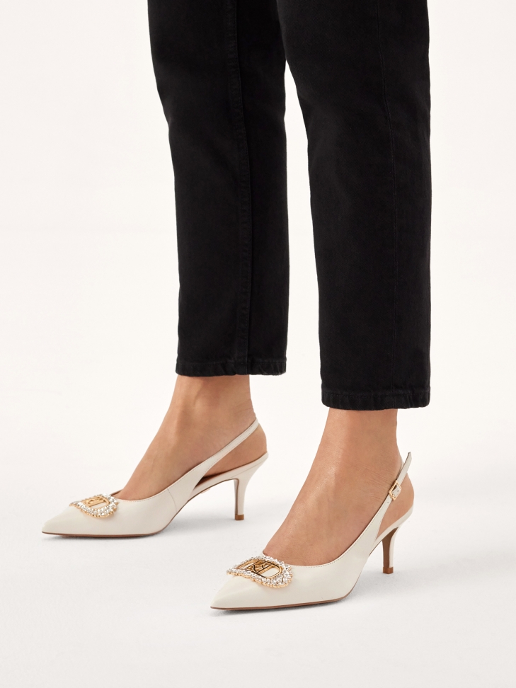 Ślubne czółenka na niskiej szpilce z biżuteryjną ozdobą