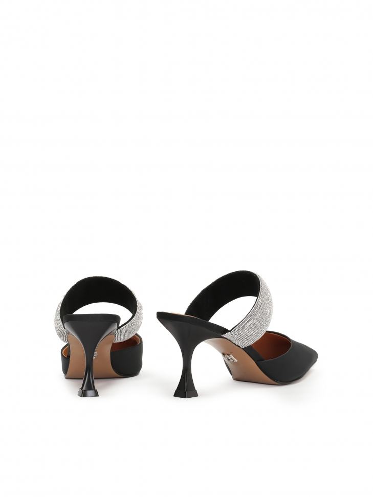 Czarne klapki na obcasie z tkaniny