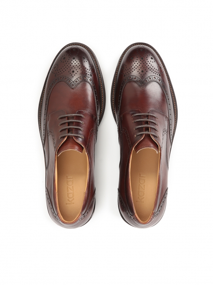 Brązowe półbuty ze zdobieniem