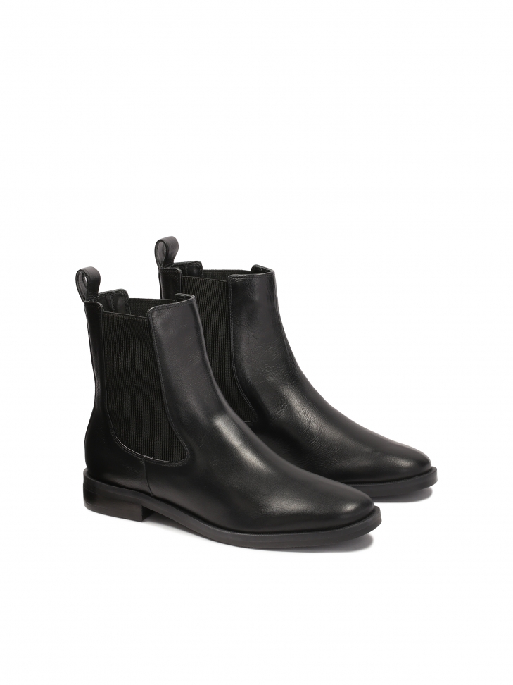 Czarne skórzane sztyblety