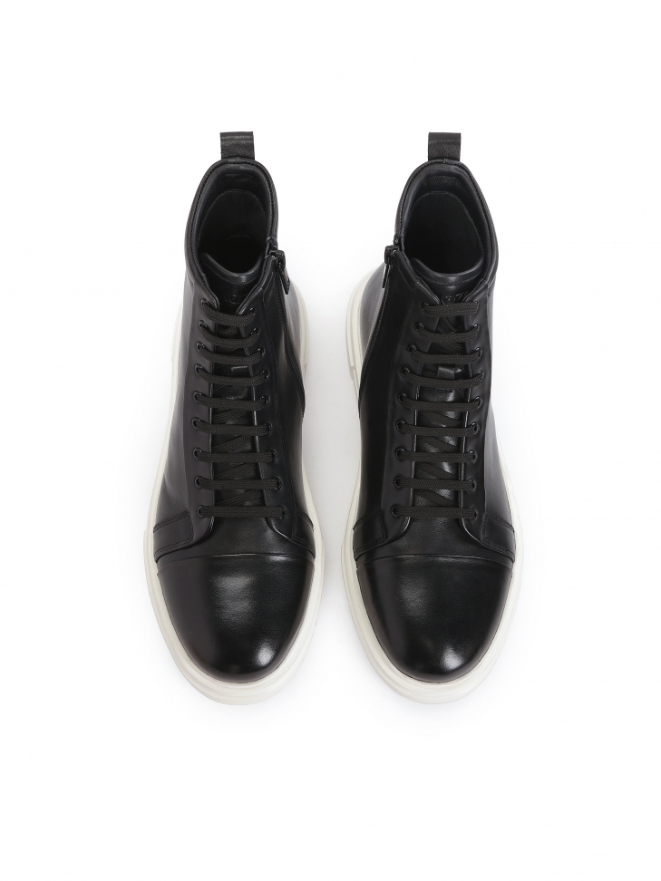 Minimalistyczne sneakersy męskie z wysoką cholewką