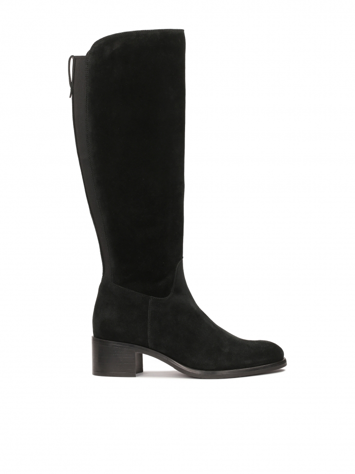 Zamszowe kozaki na szerokim obcasie