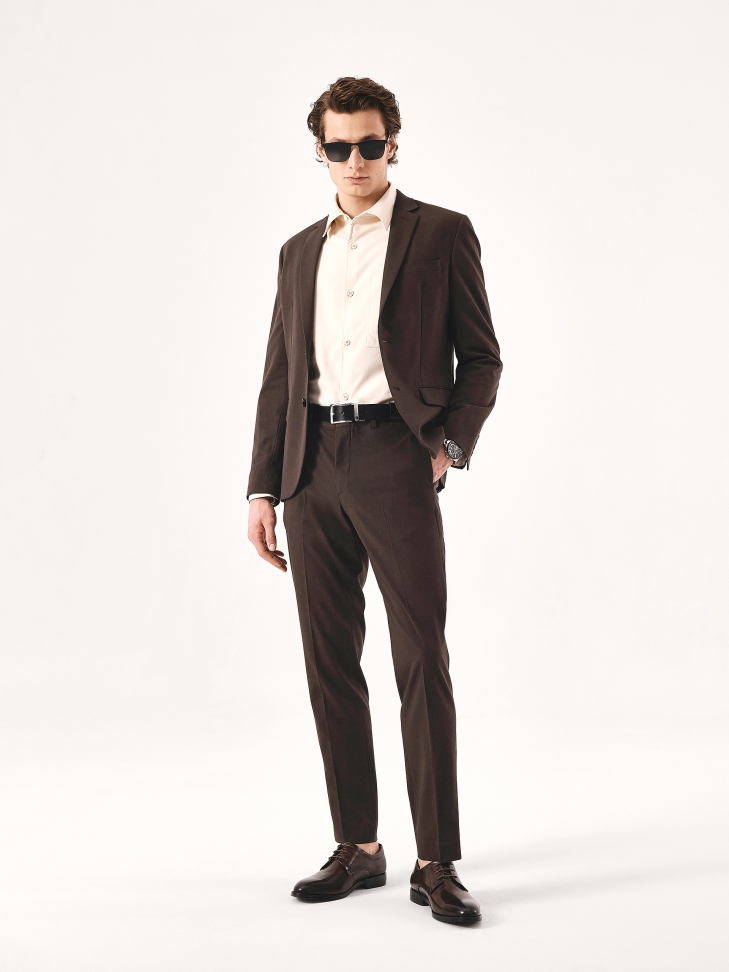 Brązowe półbuty z otwartą przyszwą i ażurowym zdobieniem