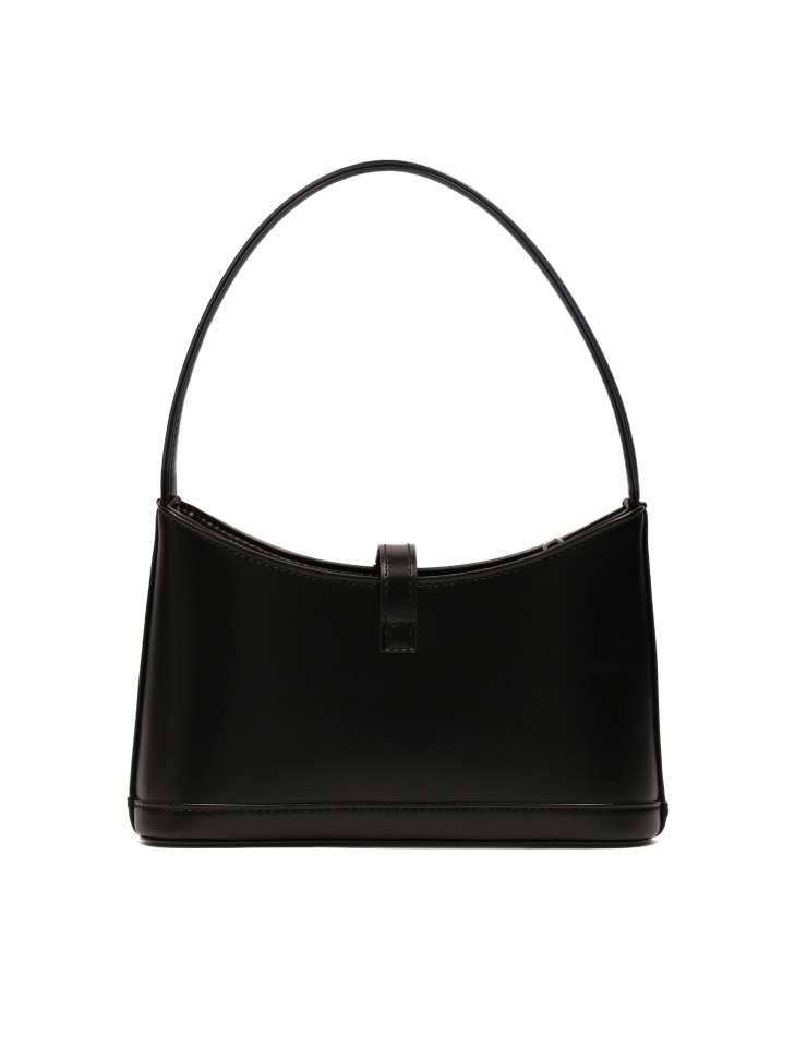 Czarna torebka z ótkim paskiem na ramię