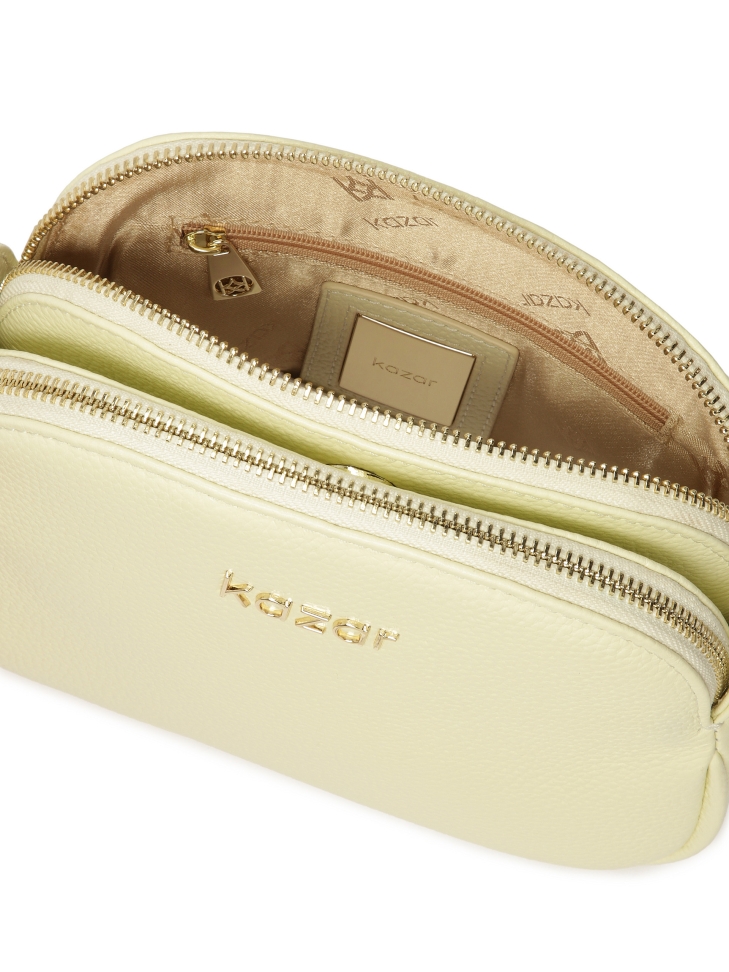 Skórzana torebka z długim paskiem