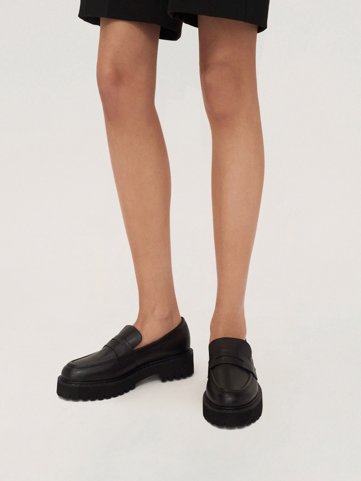 Wsuwane skórzane półbuty na grubej podeszwie