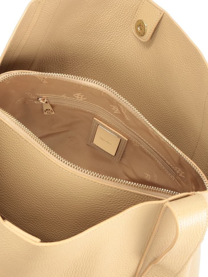 Skórzana damska torebka o pojemnym wnętrzu