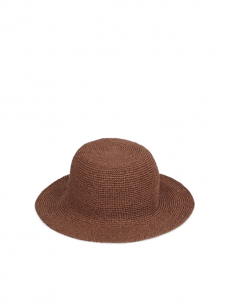 Słomkowy kapelusz z monogramem