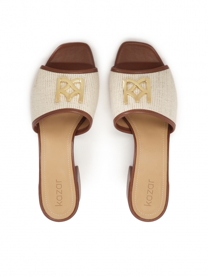 Klapki skórzane z paskiem z tkaniny canvas