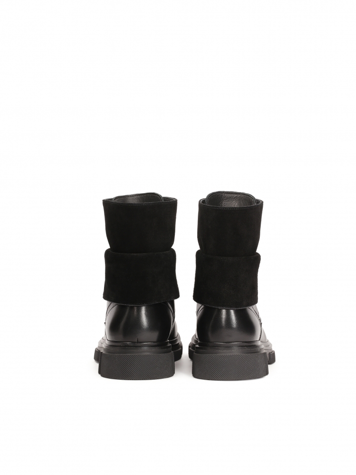 Sznurowane trzewiki z wywijaną cholewką