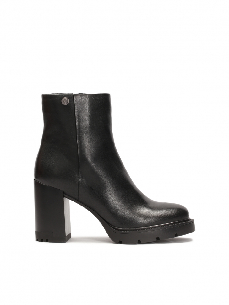 Botki na suwak na szerokim obcasie