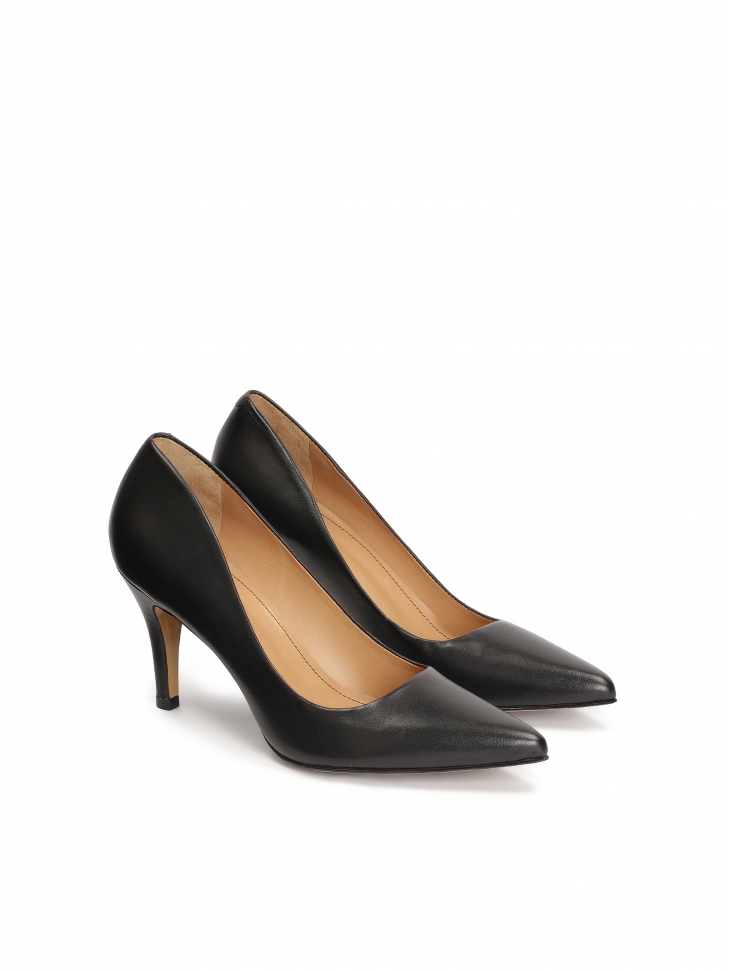 Czarne czółenka z faliście wykończoną cholewką