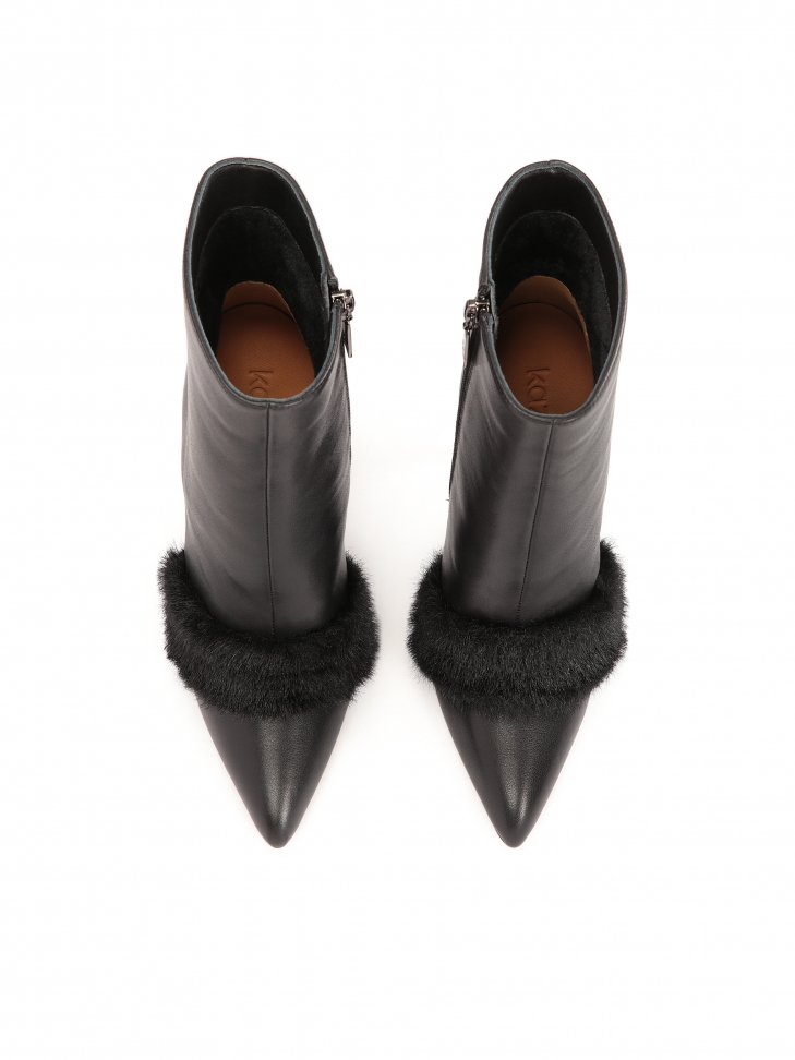 Czarne botki z futrzanym paskiem
