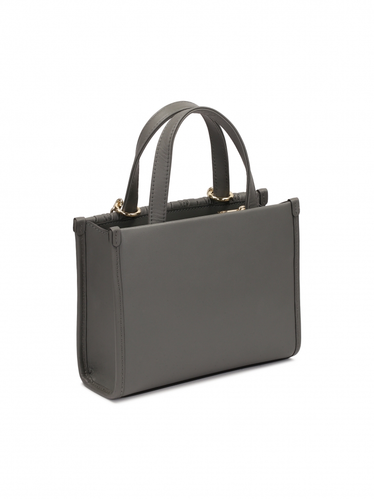 Szara torebka z pikowanym przodem i łańcuchem