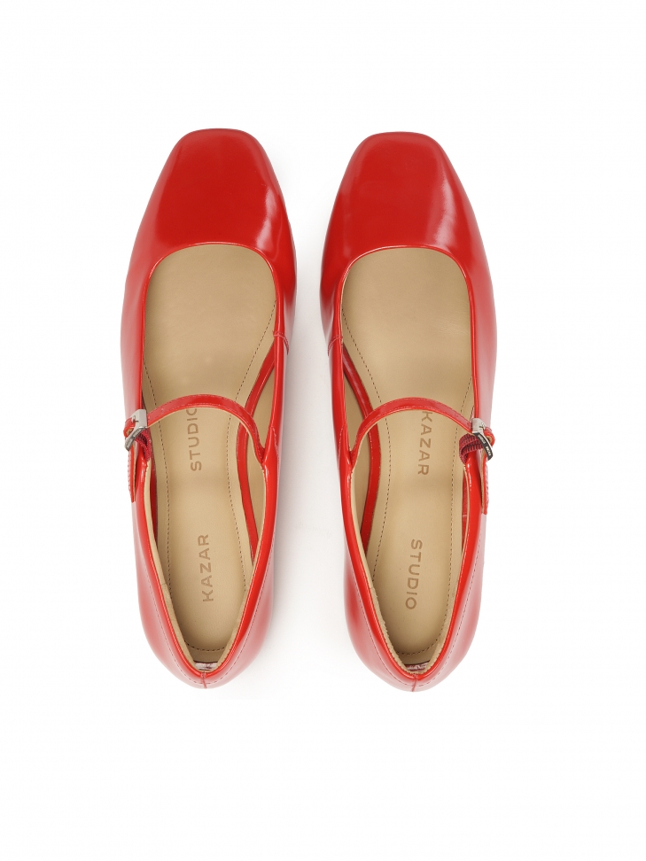 Czerwone baleriny z paskiem w stylu Mary Jane
