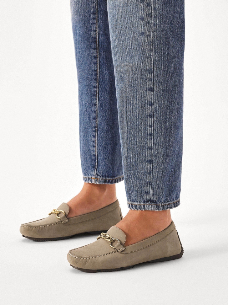 Nubukowe mokasyny z elastyczną podeszwą