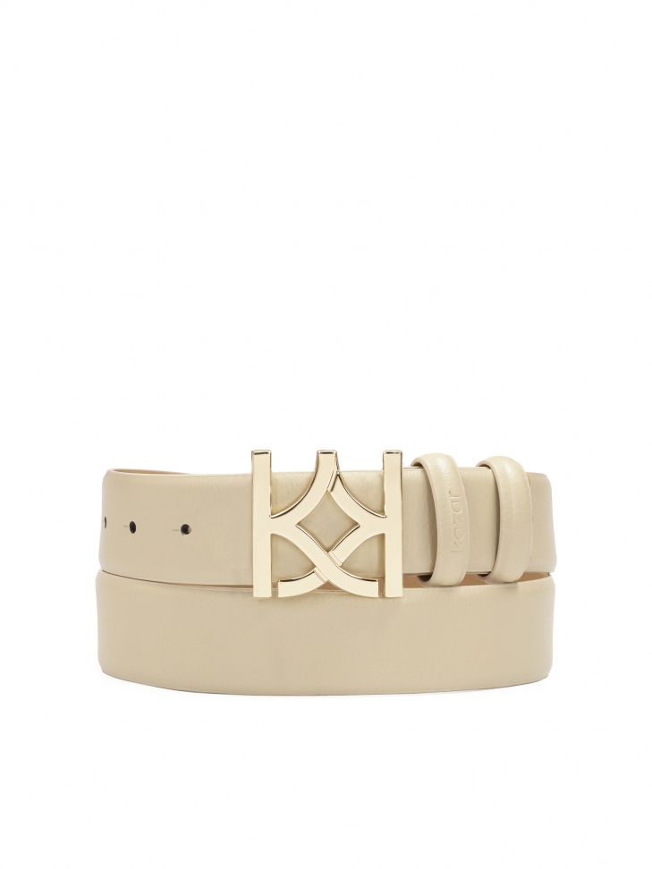 Beżowy pasek z gładkiej skóry z efektowną klamrą