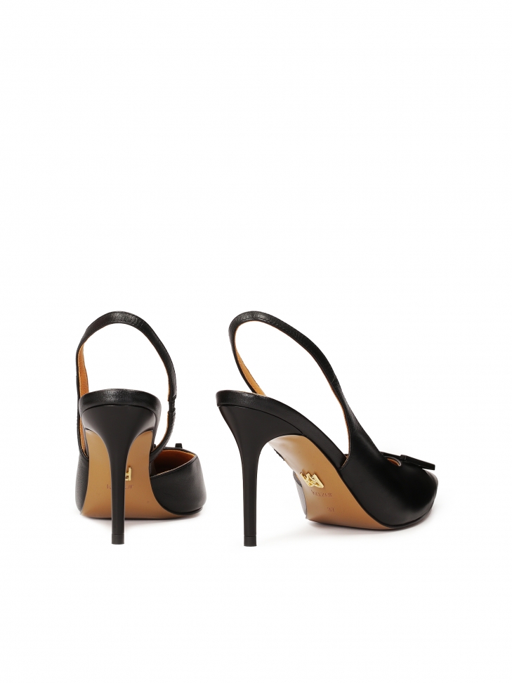 Czarne czółenka z wyciętą cholewką