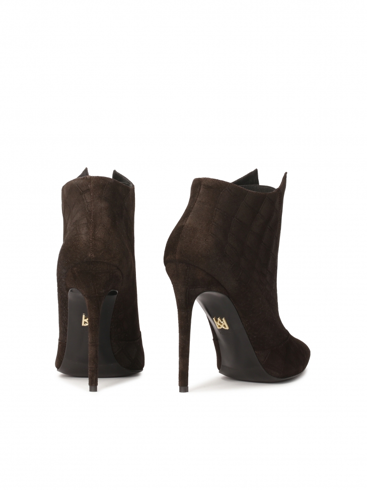 Brązowe botki z tłoczonego zamszu