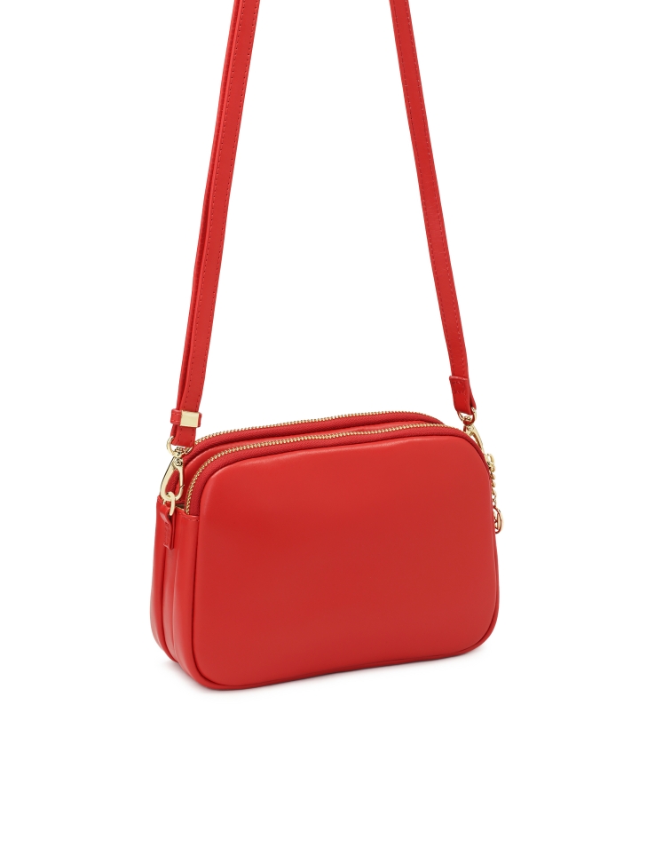 Czerwona torebka na pasku