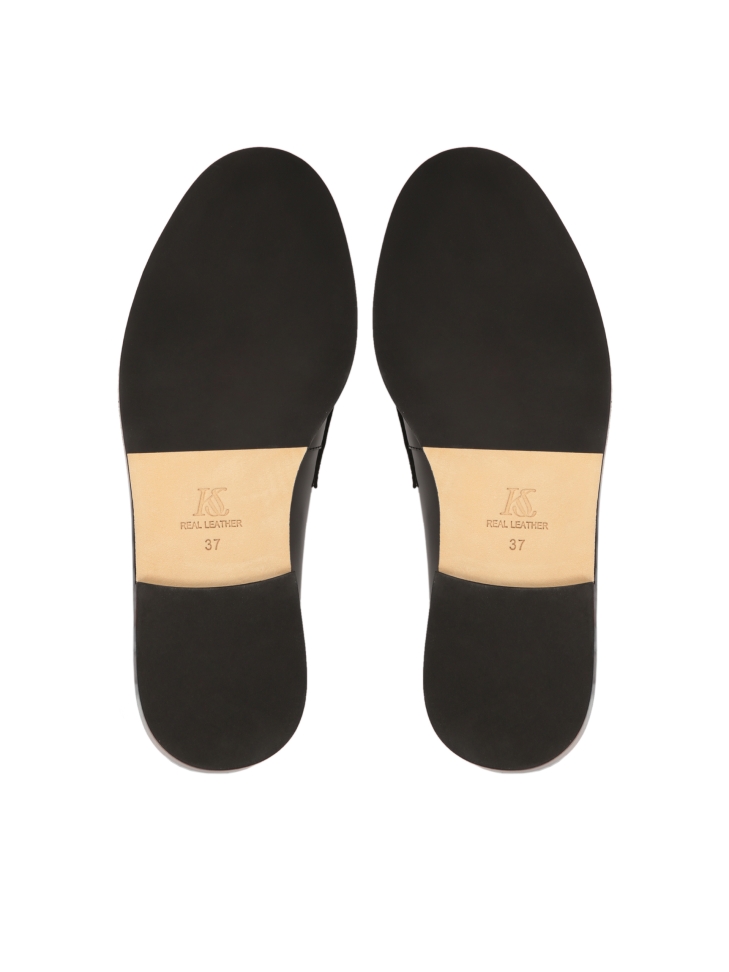 Czarne stylowe półbuty ze skóry licowej