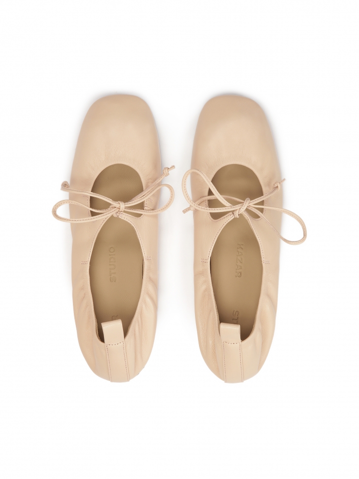 Baleriny z wiązaniem na skórzanej podeszwie