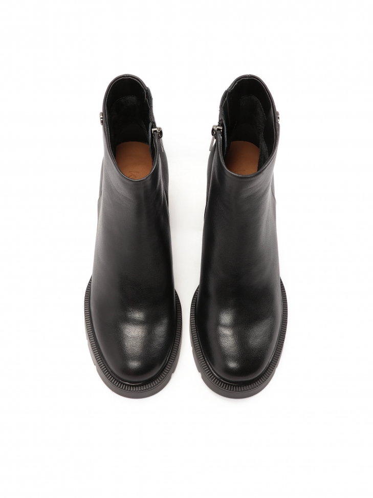 Botki na suwak na szerokim obcasie