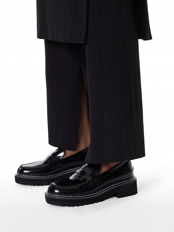 Lakierowane półbuty z podeszwą typu track