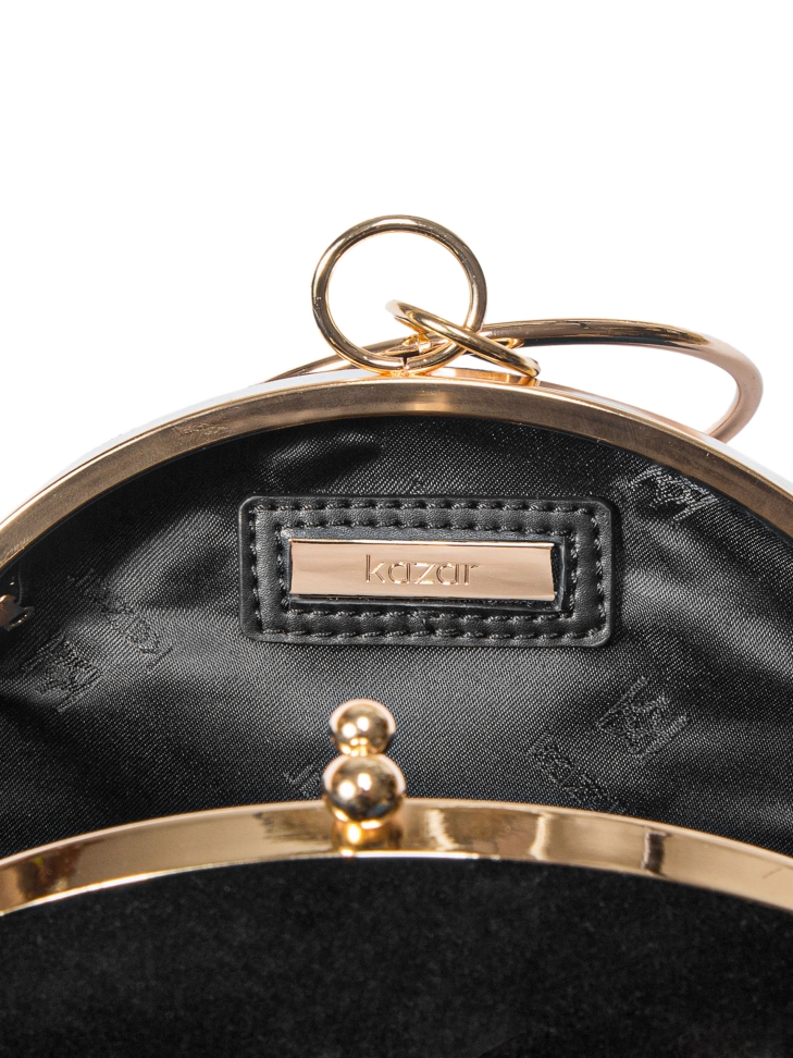 Oągła czarna torebka z obręczą do ręki