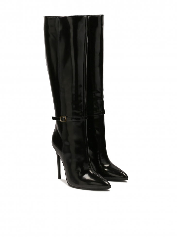 Wysokie kozaki na szpilce z błyszczącej skóry