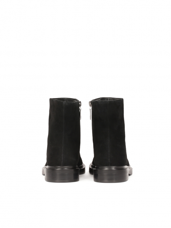 Czarne zamszowe botki na suwak