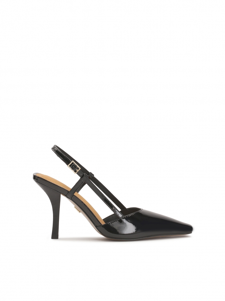 Lakierowane czółenka z odytą piętą