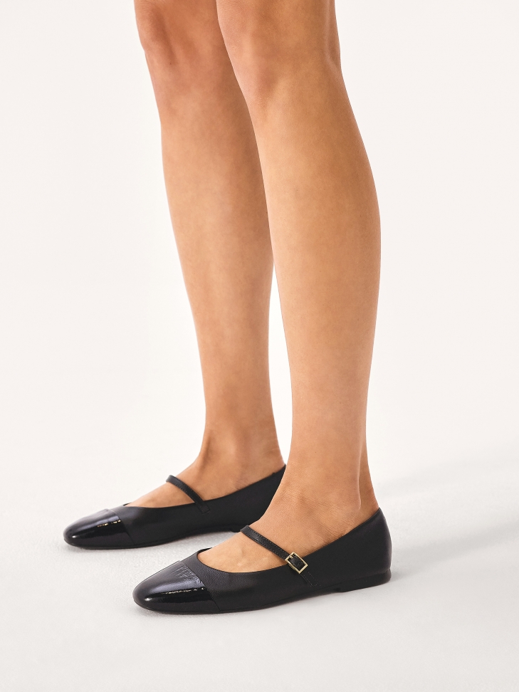 Czarne baleriny z lakierowanymi noskami