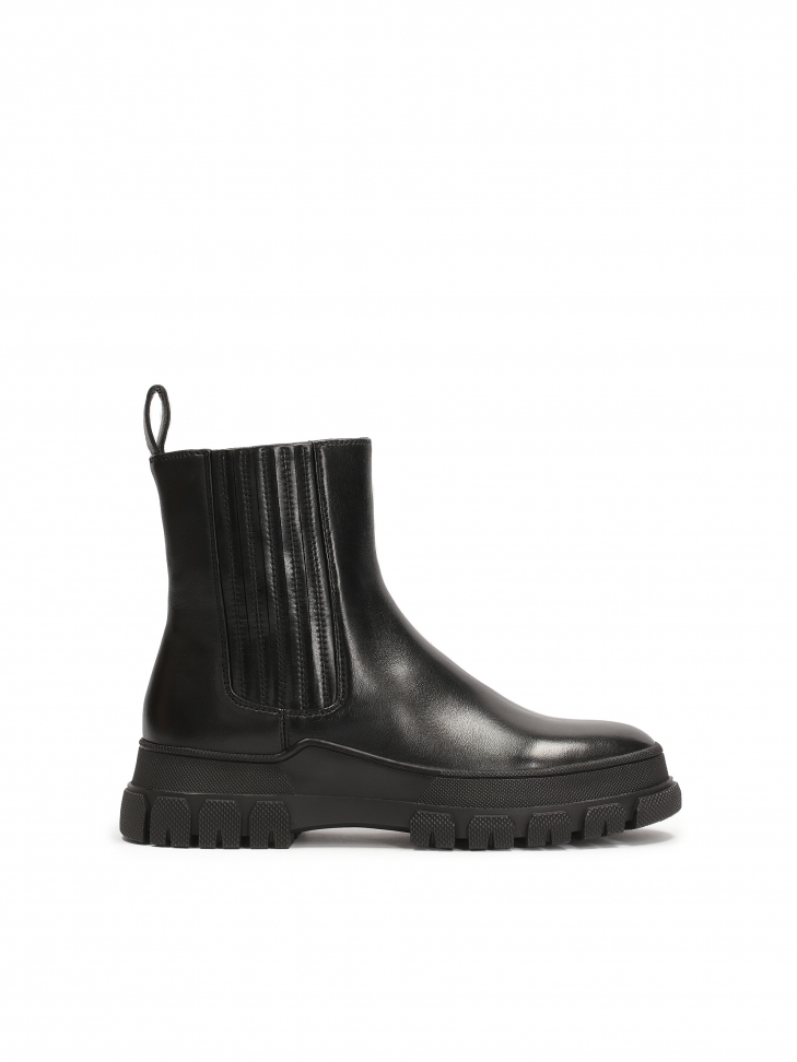 Wsuwane botki na prostej podeszwie