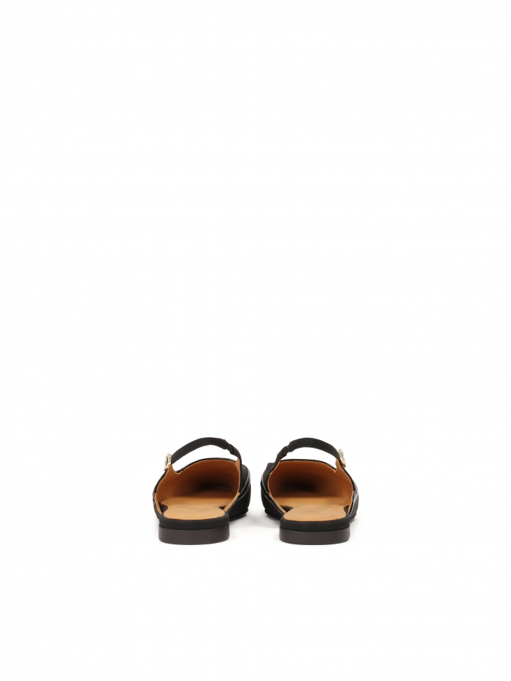 Czarne czółenka na płaskiej podeszwie z wydłużonym przodem