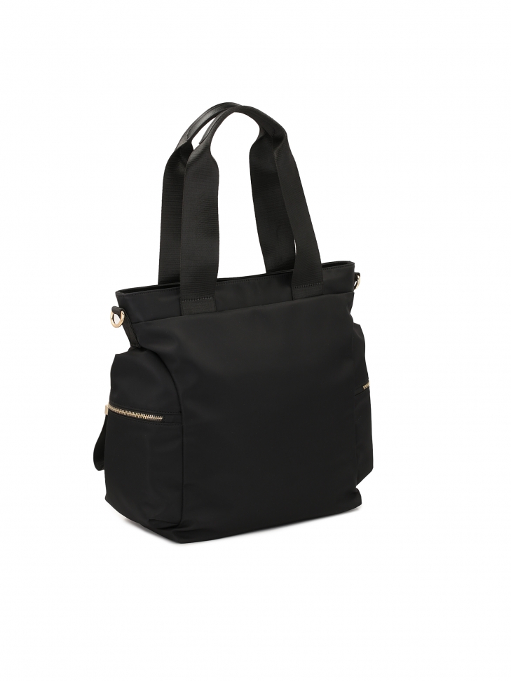 Praktyczna i funkcjonalna torebka w miejskim stylu