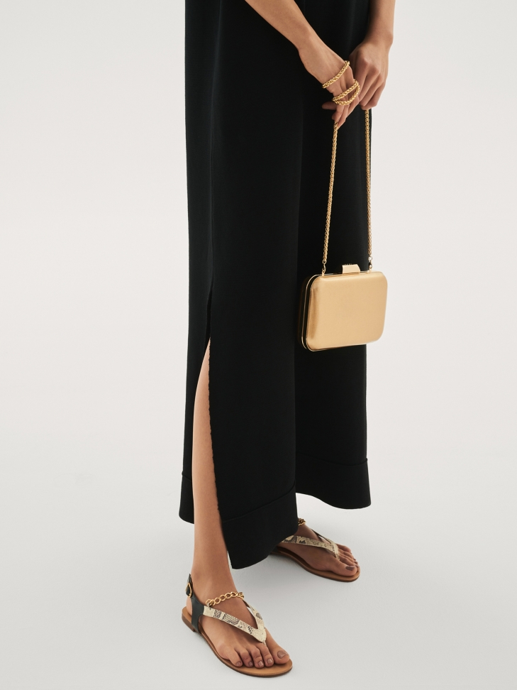 Złota kopertówka damska