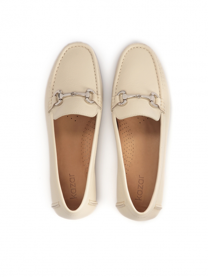 Skórzane mokasyny z metalową klamrą