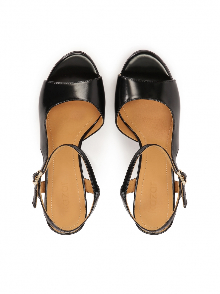 Czarne sandały na platformie i szpilce