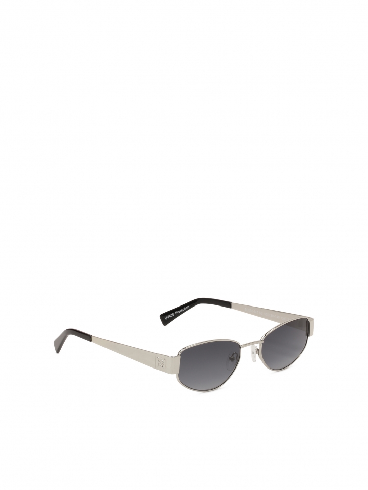 Okulary przeciwsłoneczne ze srebrną oprawką