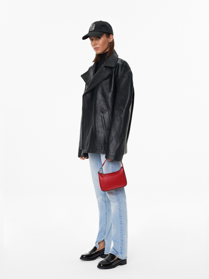 Czerwona torebka ze skóry licowej do noszenia za uchwyt